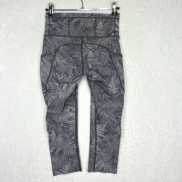 Lululemon Sz 4 Fast & Free Crop (19") Kindred Spirit Alpine White Multi W6AGGS - Picture 4 of 14
